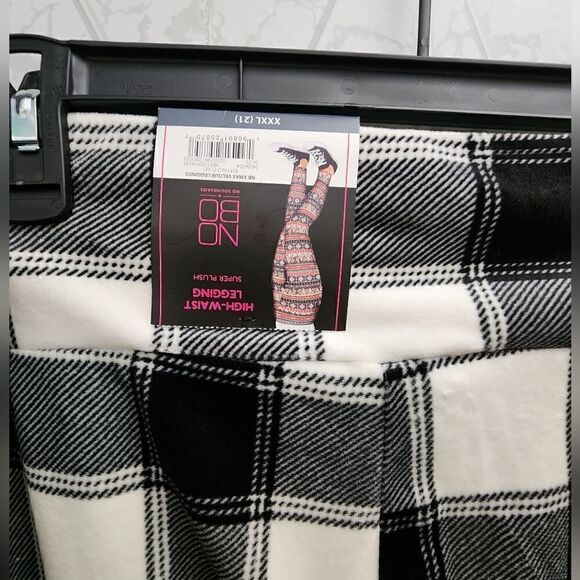 Lot of two Women's Christmas Leggings Junior Size XXXL 21 - Picture 4 of 10